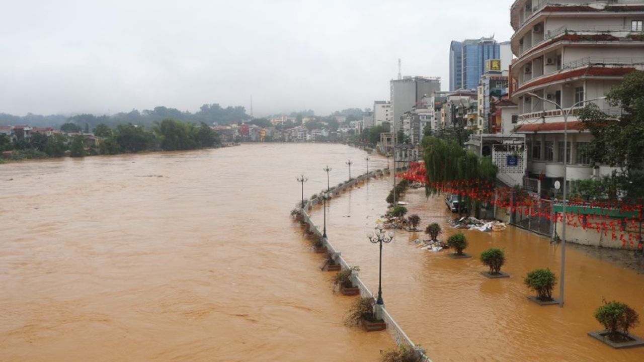 Vietnam'da sel: 10 ölü