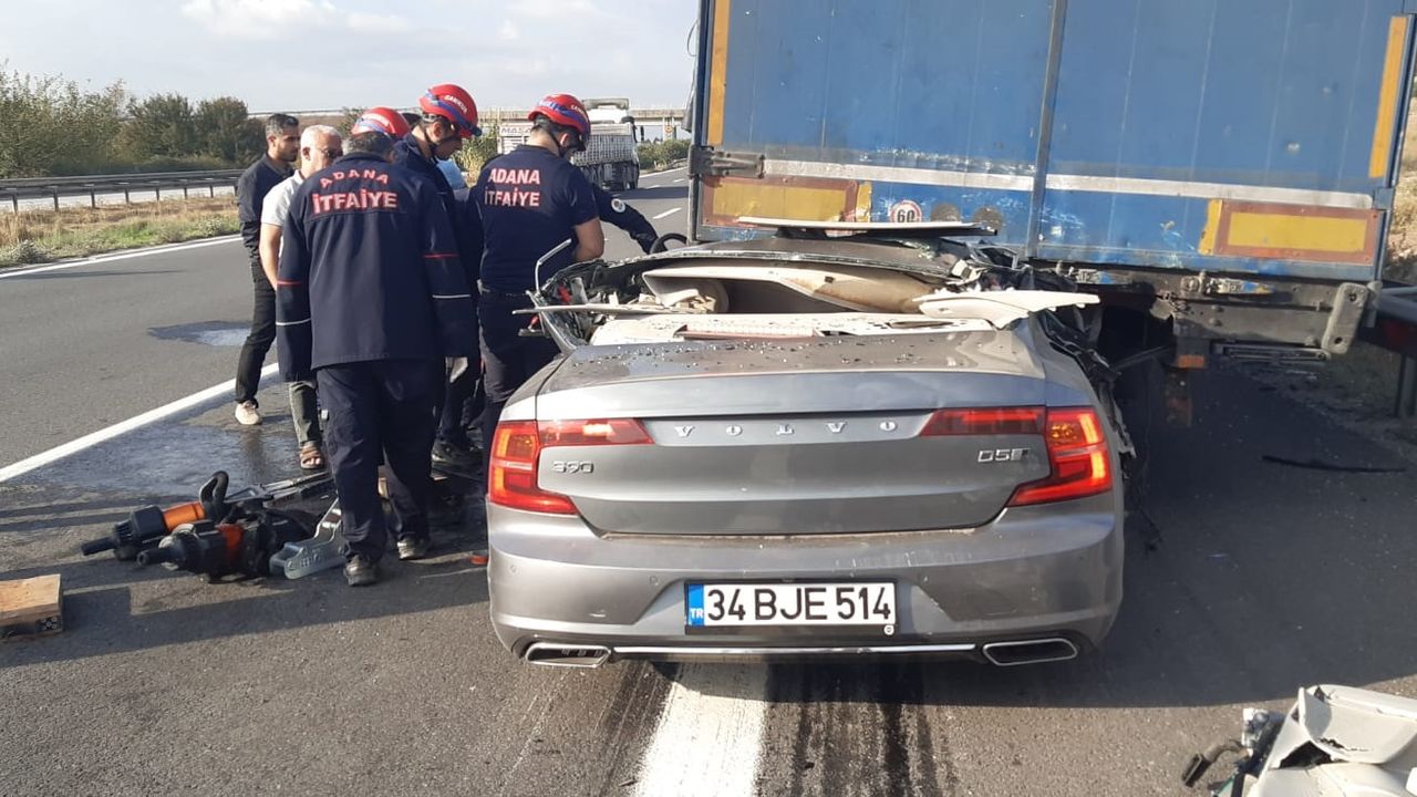 TIR'a arkadan çarpan otomobilin sürücüsü öldü