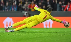 Galatasaray'ın kalecisi Muslera, Uruguay'da futbol takımından sonra mahalle satın aldı