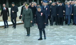 Milli Eğitim Bakanı Tekin, Öğretmenlerle Anıtkabir'i Ziyaret Etti