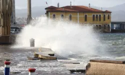 İstanbul'da Lodos Nedeniyle Bazı Deniz Seferleri İptal Edildi