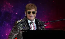 İngiliz Müzisyen Elton John Bir Gözünü Kaybetti!