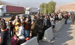 Ülkelerine Dönmek İçin Yola Çıkan Suriyeliler, Cilvegözü Gümrük Kapısı’nda