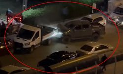 Kamyonetini Yayaların Üzerine Sürdü, Araçlara Çarptı, Linçten Polis Kurtardı