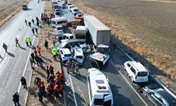 Van'da 2 Ayrı Zincirleme Kaza; 1 ölü, 51 Yaralı