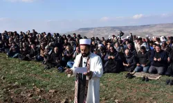 Şanlıurfa'da Çiftçiler, Kurban Kesip Yağmur Duasına Çıktılar