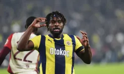 Saint-Maximin'den Fenerbahçe Taraftarlarına Mesaj: "Yakında Her Şeyi Anlatacağım"