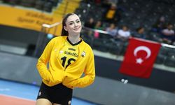 VakıfBank, Zehra Güneş ve Takım Arkadaşlarıyla Yola Devam Ediyor!