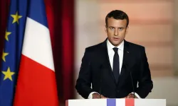 Macron: Ukrayna'yı Terk Ederek Adil ve Kalıcı Barış Sağlanamaz