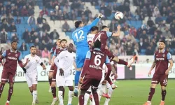 Trabzonspor'a Şok Mağlubiyet! Taraftarlardan İstifa Çağrısı