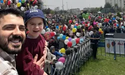 Kanseri Yenen Ali Asaf İçin Binlerce Balon Gökyüzüne Bırakıldı