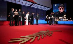 Altın Palmiye Ödülüne İranlı Yönetmen Jafar Panahi Sahip Oldu