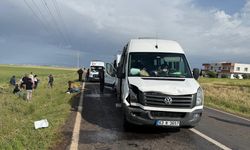 Öğretmenleri Taşıyan 2 Minibüs Çarpıştı; 28 Yaralı