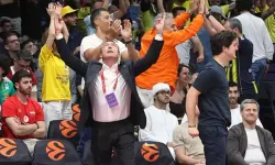 Fenerbahçe Başkanı Ali Koç Gözyaşlarını Tutamadı, Umut Dağıttı: “Daha Fazla Başarılar Yolda!”
