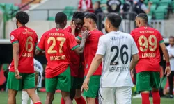 Amed Sportif 4-0 Adanaspor: Amedspor Play-Off Umudunu Son Haftaya Taşıdı