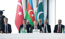 Cumhurbaşkanı Erdoğan Azerbaycan'daki Kritik Üçlü Zirvede Güçlü İşbirliği Mesajı Verdi