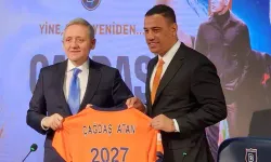 Başakşehir’de İmza Günü! Çağdaş Atan’la 2 Yıl Daha Devam