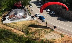 Ekstrem Sporcusu, Oturduğu Kafeteryadan Evine Paraşütle Gitti