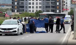 Otomobiliyle Önünü Kestiği Boşanma Aşamasındaki Eşini Tabancayla Öldürdü