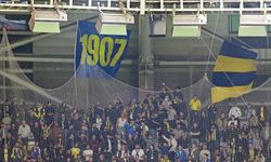 Fenerbahçeli Taraftarlar Başakşehir Deplasmanında Yönetimi İstifaya Çağırmaya Devam Etti.