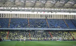 Kadıköy’de Boş Tribünler ve Yönetim Protestosu!