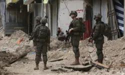 İsrail Gazze’de Bir Cami ve Okulu Vurdu: Çok Sayıda Ölü Var!