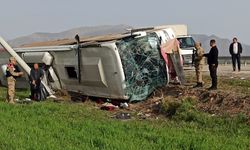 Van'da Yolcu Otobüsü Devrildi: 28 Yaralı