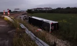 Manisa'da Yolcu Otobüsü Şarampole Yuvarlandı! Çok Sayıda Yaralı Var