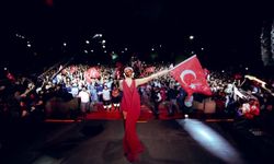 Melek Mosso’dan Depremzedelere Anlamlı Konser: “Adıyaman’ın Evladı Gibiyim”