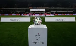 Süper Lig'de 35. Hafta Başlıyor: Dev Derbi Nefes Kesecek!