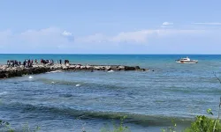 Denizde Boğulma Tehlikesi Geçiren Baba Kurtarıldı, Oğlu Kayıp!