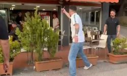 Kadıköy'de Maganda Terörü: Aracına Çarpan Sürücüye Saldırdı, Tepki Gösteren Kadını Bıçakla Tehdit Etti