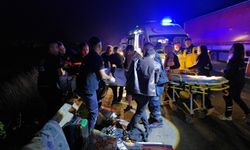 Anadolu Otoyolunda TIR, Minibüse Çarptı: 7 Yaralı