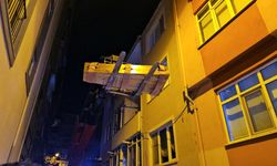 Çatı Katındaki Dairesinde Ölü Bulundu, Vinçle Alındı!