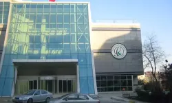 İstanbul'da Üç Belediyeden Biri AKP'ye Geçti, Diğer İkisi CHP'de Kaldı