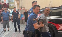 Kağıthane'de Evini Yakmaya Çalıştı Polise Direndi; Kelepçenelerek Gözaltına Alındı