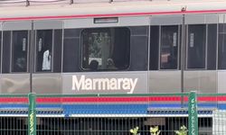 Marmaray'da Korkunç Anlar: Bir Kişi Raylara Atladı!