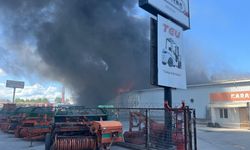 Sakarya'da Traktör Bayisinde Yangın