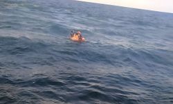 Şişme Botla Denizde Mahsur Kalan 3’ü Çocuk, 4 Kişi Kurtarıldı