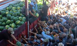 Ücretsiz Dağıtılan 26 Ton Karpuz 45 Dakikada Bitti