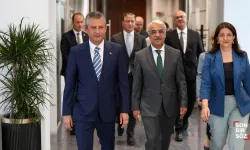Özgür Özel'i Ziyaret Eden DEM Parti Heyetinden Açıklama: "Özel'in Bu Sürece Destek Sunacağını Öğrenmiş Olduk"