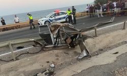 Bariyere Çarpan Otomobil İkiye Bölündü: 1 Ölü, 1 Yaralı