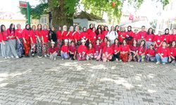 Bu Mahalleyi 524 Yıldır, Yılda Bir Gün Kadınlar Yönetiyor