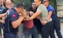 İzmir’de Seyyar Satıcıya Zabıtadan Sokak Ortasında Darp