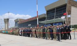 Şehit 6 Asker İçin Hakkari'de Tören