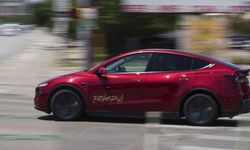 Tesla’dan İlk Robotaksi Teknolojisi: Model Y Sürücüsüz Teslimat Yaptı