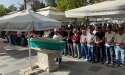 'Yan Bakma' Kavgasında Öldürülen Hakan'ın Annesi: Adalet istiyorum