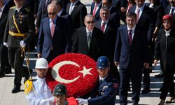 Cumhurbaşkanı Erdoğan Anıtkabir’de: “Müstevli Emeller Taşıyanlar 100 Yıl Sonra da Boş Durmuyor”