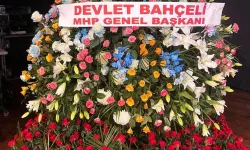 Devlet Bahçeli'den AK Parti'nin 24'üncü Kuruluş Yıl Dönümüne 1071 Kırmızı Gül
