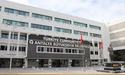 Antalya Büyükşehir Belediyesi'ne Düzenlenen 'Rüşvet' Operasyonunda 17 Kişi Gözaltına Alındı